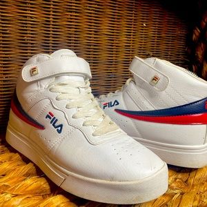 Two of my fav colors on the same shoe 😍😍